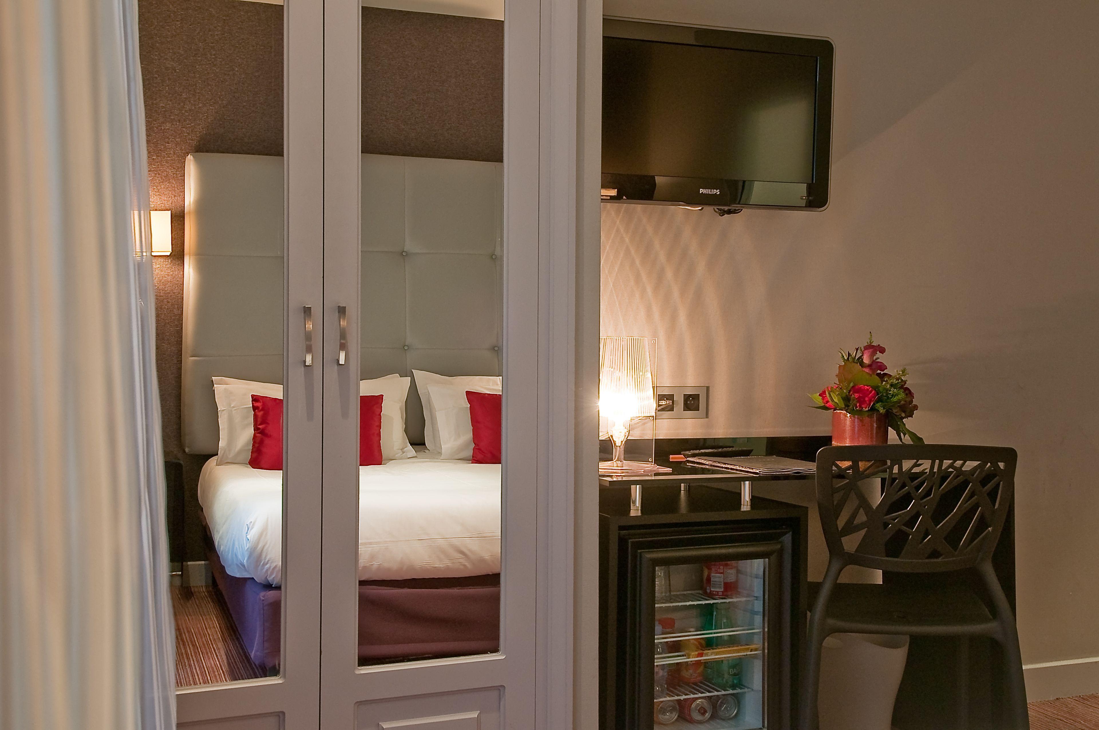 Opéra Marigny Hotel Parigi