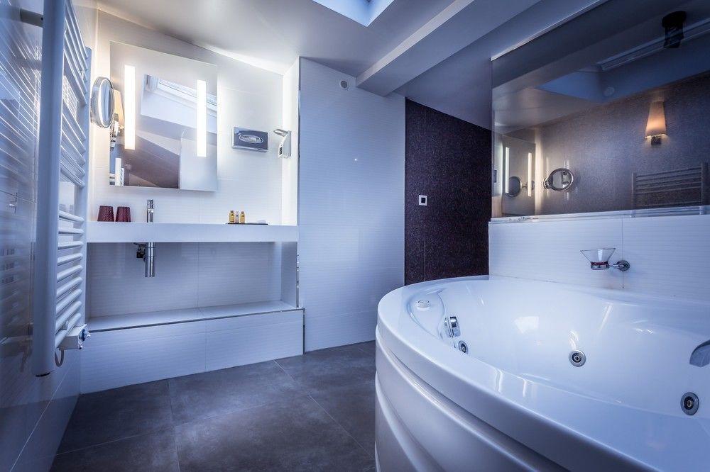 Opéra Marigny Hotel