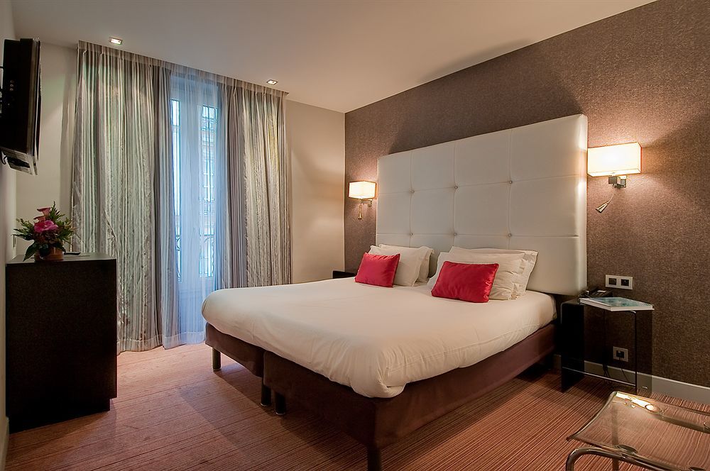 Opéra Marigny Hotel 4*