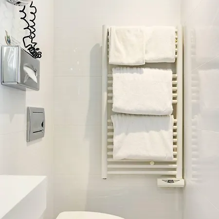 Hotel Opéra Marigny Parigi
