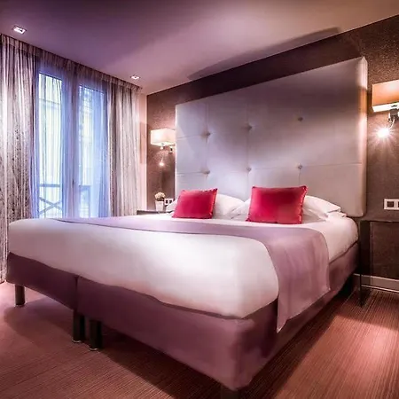 Opéra Marigny 4* Parigi